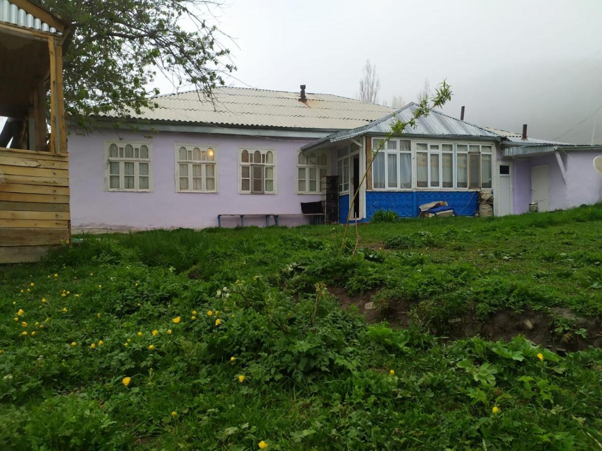Xinaliq Khinalig Izzet'S Riverside Home Stay Exteriér fotografie