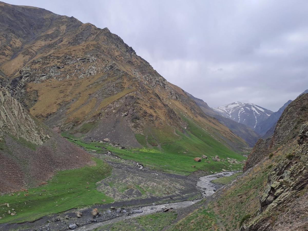 Xinaliq Khinalig Izzet'S Riverside Home Stay Exteriér fotografie
