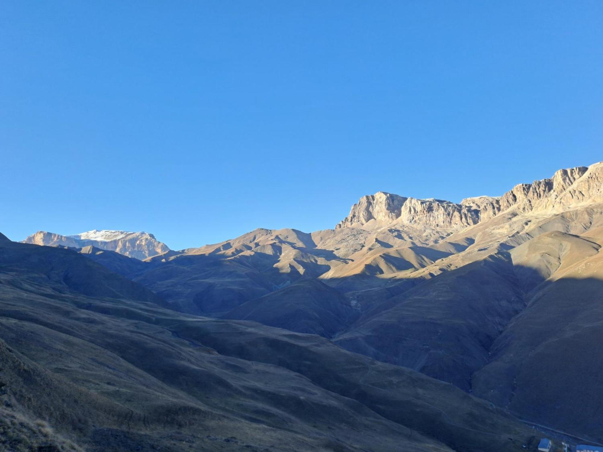 Xinaliq Khinalig Izzet'S Riverside Home Stay Exteriér fotografie