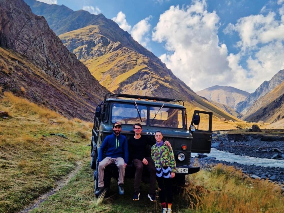 Xinaliq Khinalig Izzet'S Riverside Home Stay Exteriér fotografie
