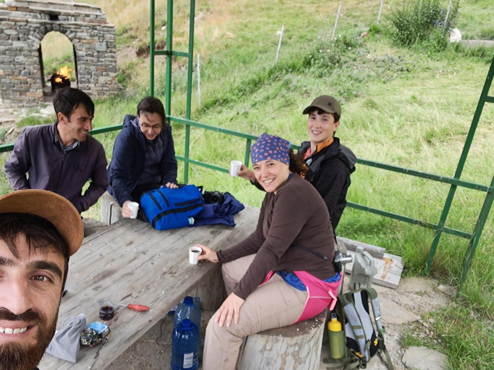 Xinaliq Khinalig Izzet'S Riverside Home Stay Exteriér fotografie