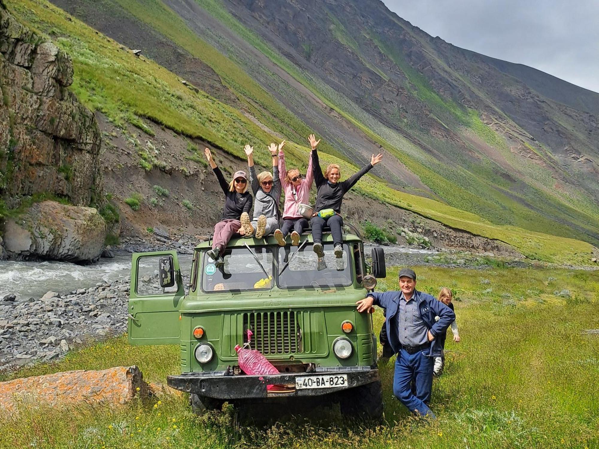 Xinaliq Khinalig Izzet'S Riverside Home Stay Exteriér fotografie