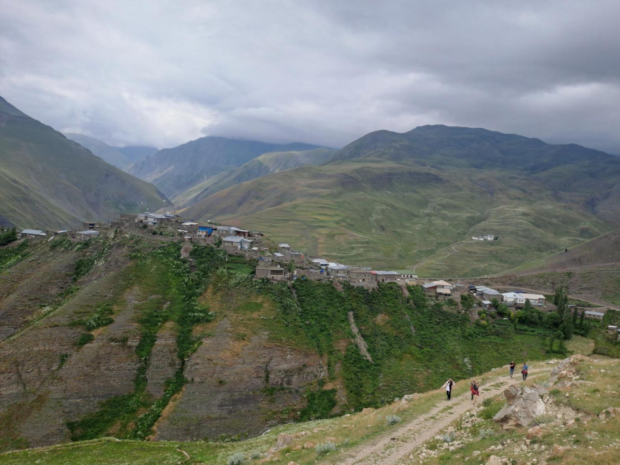 Xinaliq Khinalig Izzet'S Riverside Home Stay Exteriér fotografie