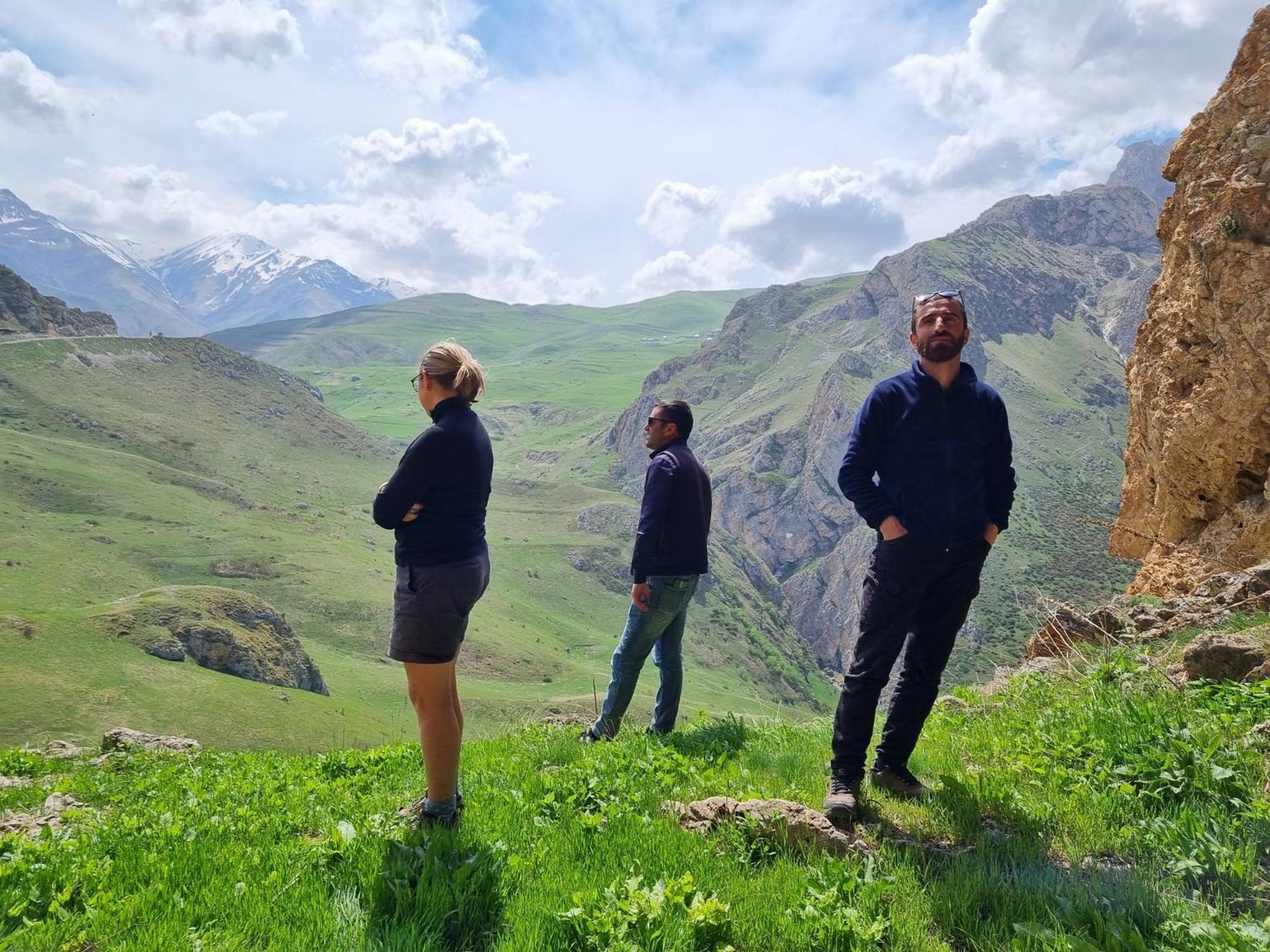 Xinaliq Khinalig Izzet'S Riverside Home Stay Exteriér fotografie